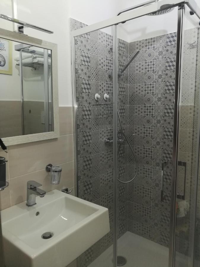 Al Bajah Loft Monovano Con Requisiti Hotel 陶尔米纳 外观 照片
